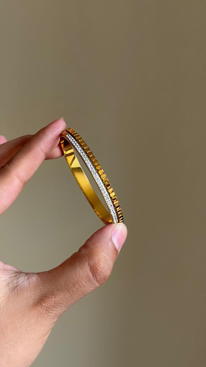 Elio Thin Wrist/ Baby Size bracelet