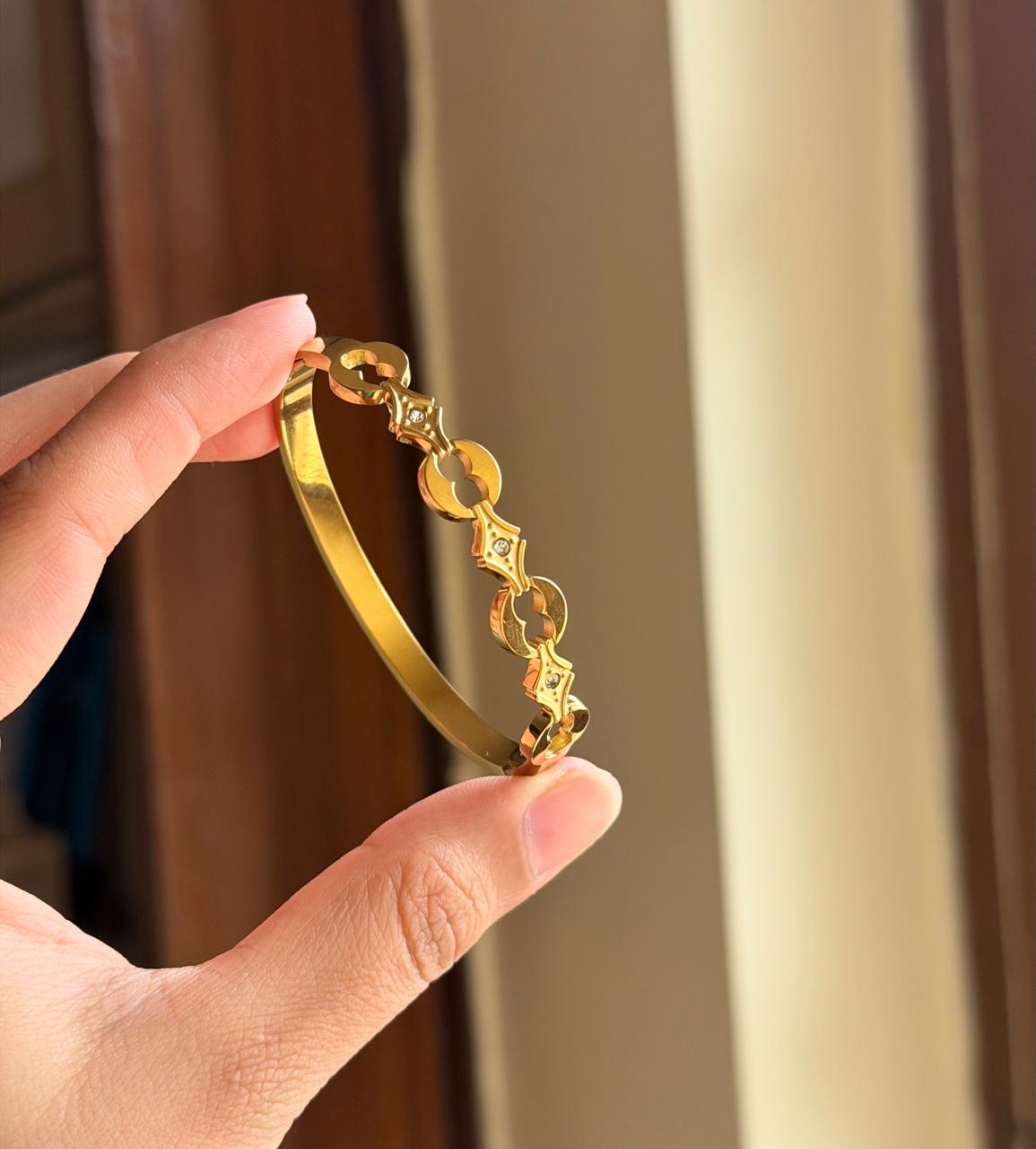 Cupcake Thin Wrist/ Baby Size bracelet