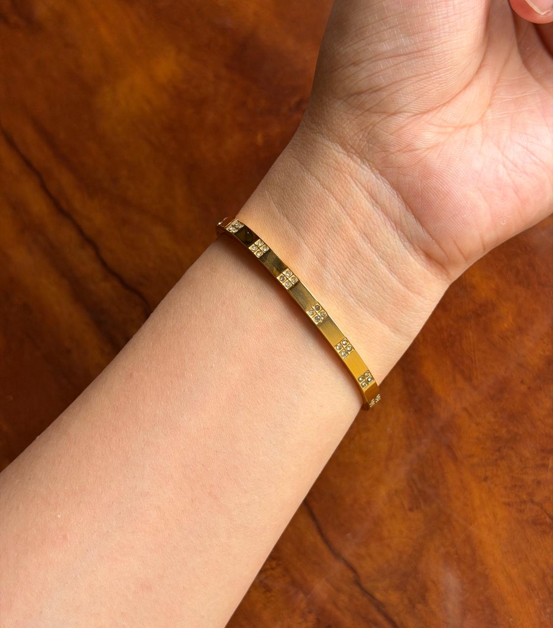 Olive Thin Wrist/ Baby Size bracelet