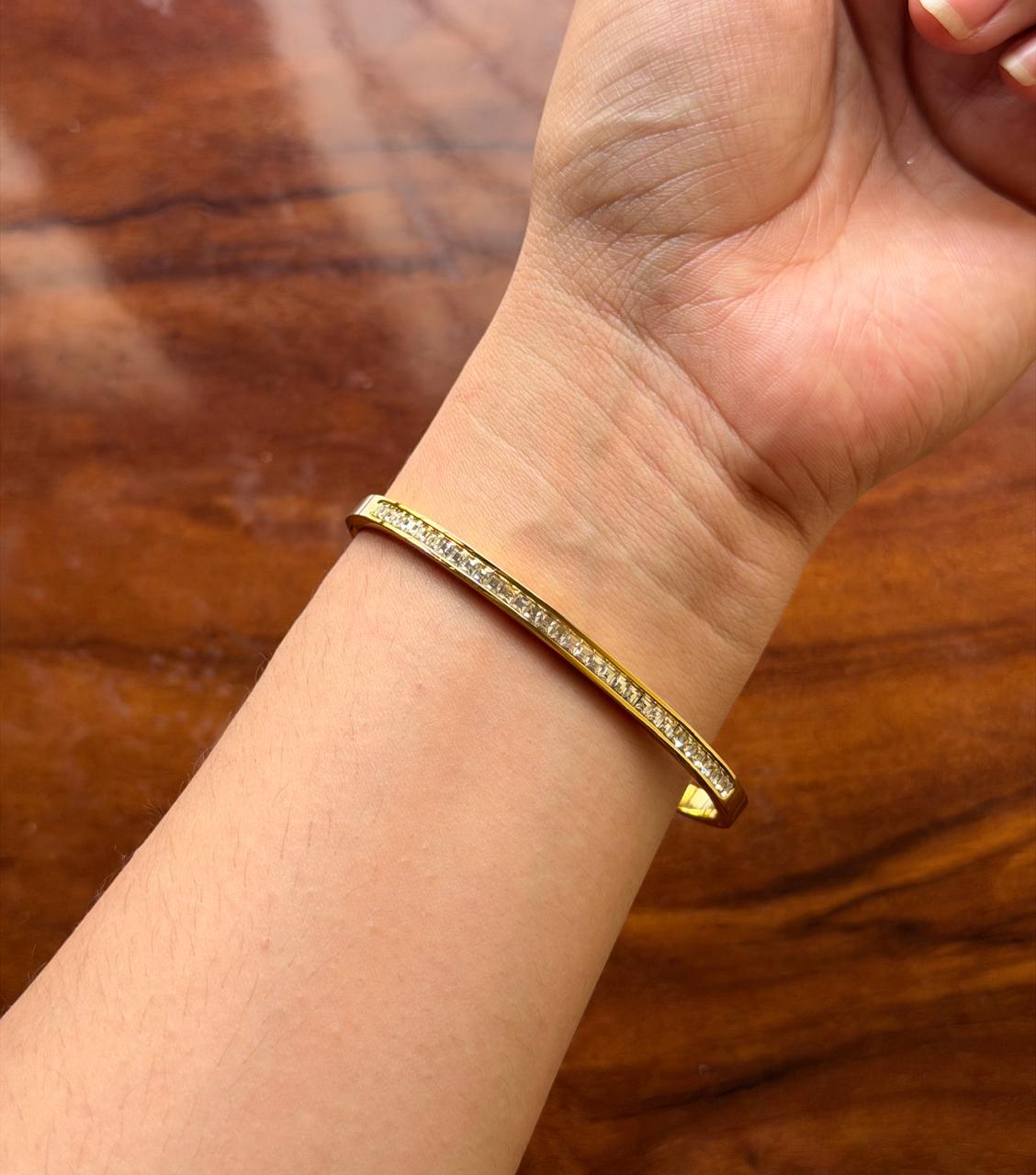 Solitaire Line Bracelet