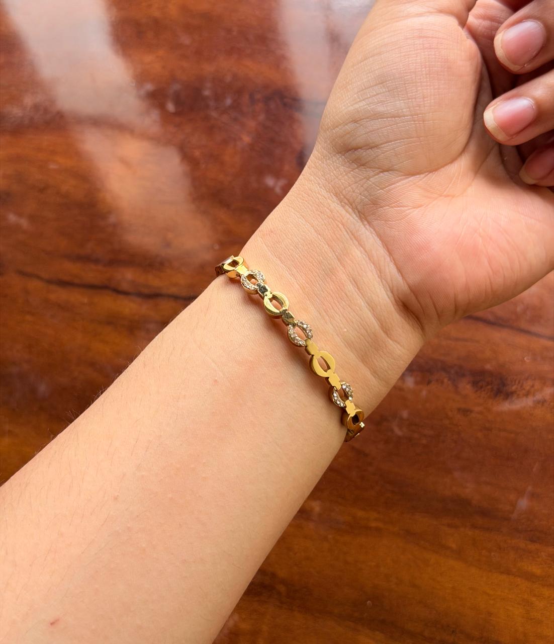 Walter  Thin Wrist/ Baby Size bracelet