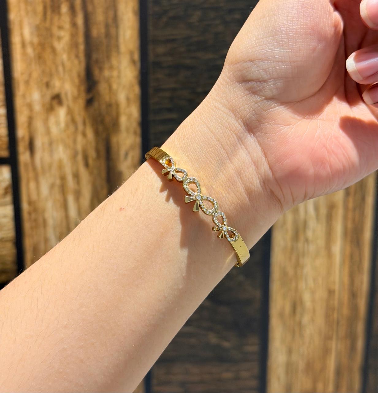 Tri-Bow Thin Wrist/ Baby Size bracelet