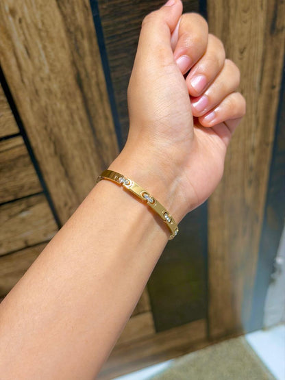 Atami Thin Wrist/ Baby Size bracelet