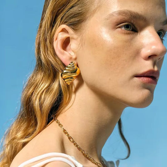 Golden Stylish Conch Shell Stud